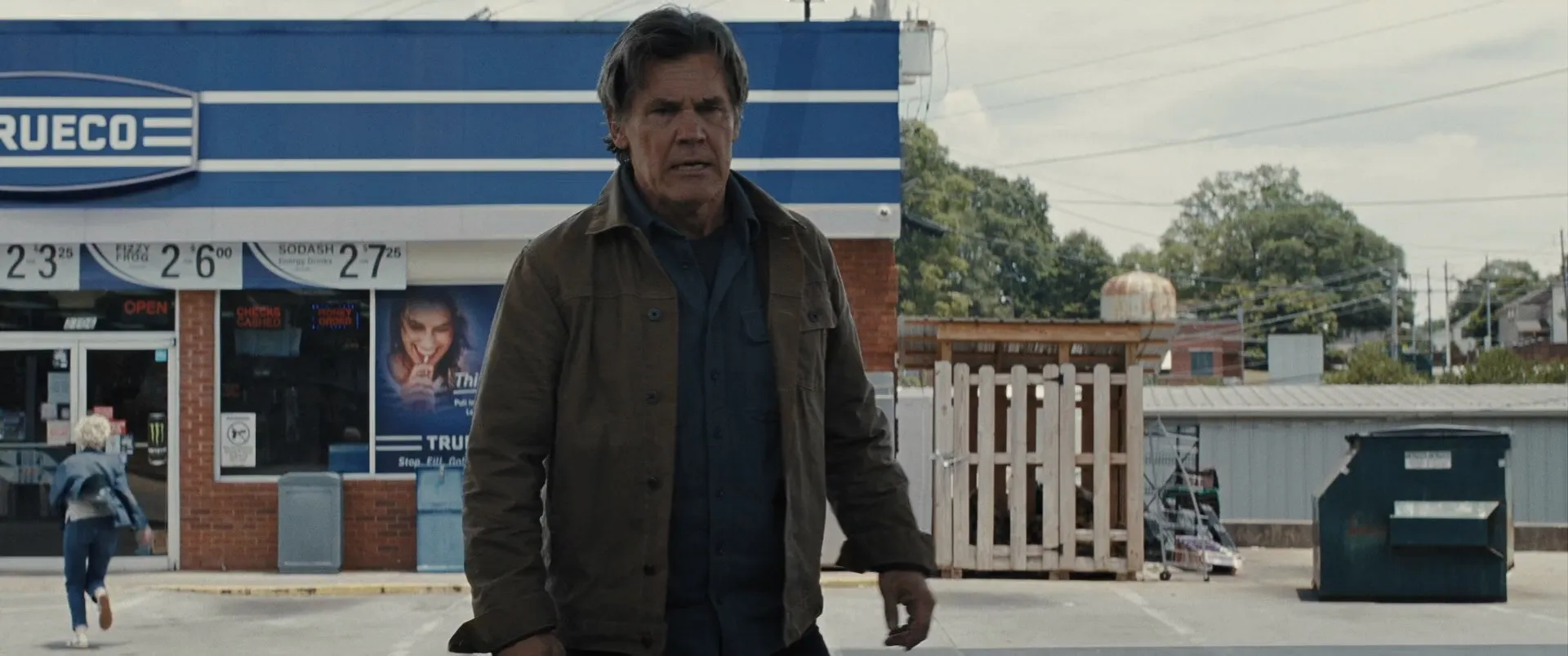 Weapons (2025) HD Screenshot